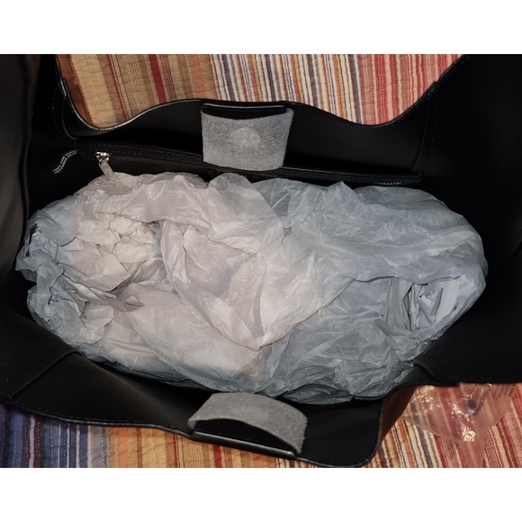 NWT DKNY Black Leather Hobo Shoulder Handbag Black w/ Silver Chain Accent - Picture 12 of 16